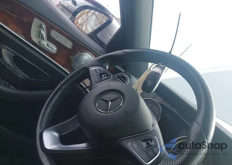 2017 Mercedes-Benz E 300 4Matic z USA, uszkodzony, nr VIN WDDZF4KB0HA091682